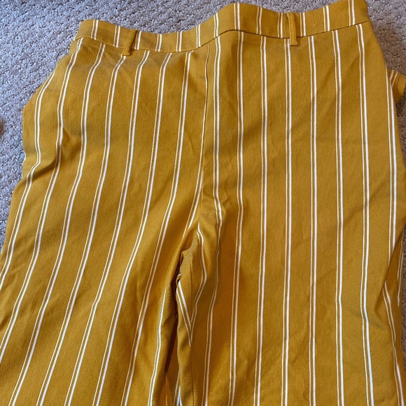 Forever 21 Pants - Women  fitted legging pant